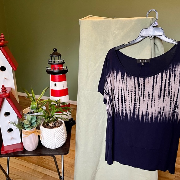 B.L.E.U. Tie dye sequin XL short sleeve tee - Picture 6 of 7